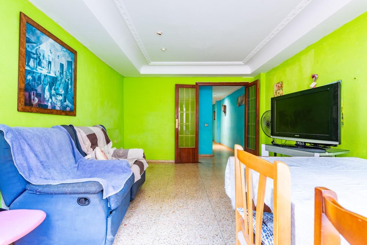 Pis en venda en Castellón de la Plana / Castelló de la Plana amb Calefacció, Terrassa i Balcó