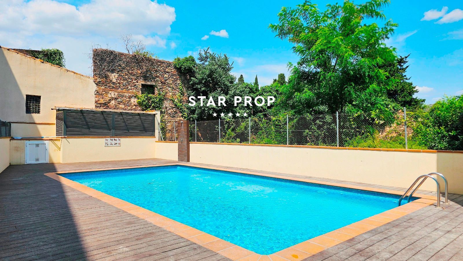 Swimming pool of Flat for sale in Llançà  with Air Conditioner, Terrace and Storage room