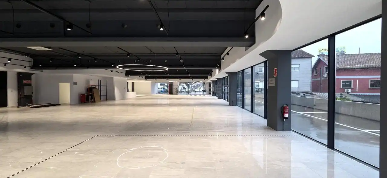 Fabrikhallen zur Miete in Vigo 