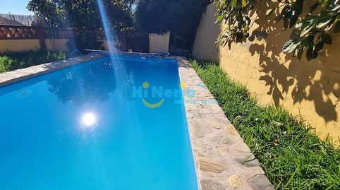 CASA DE CAMPO 2 DORMITORIOS CON PISCINA COMPARTIDA Y ZONA DE TERRAZA ,  A 1,5 Kilometros de la playa  NERJA , MARO  ALQUILER LARGA