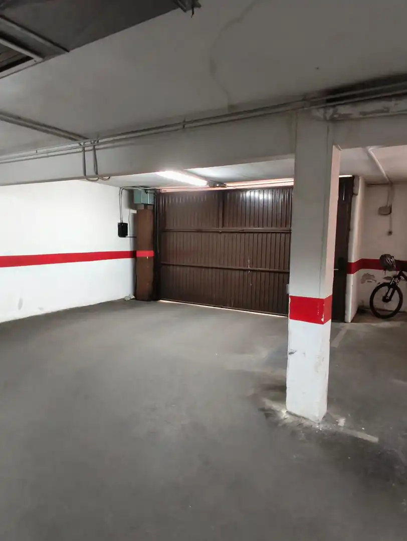 Aparcament de Estudi en venda en Madrid amb Calefacció, Jardí privat i Parquet