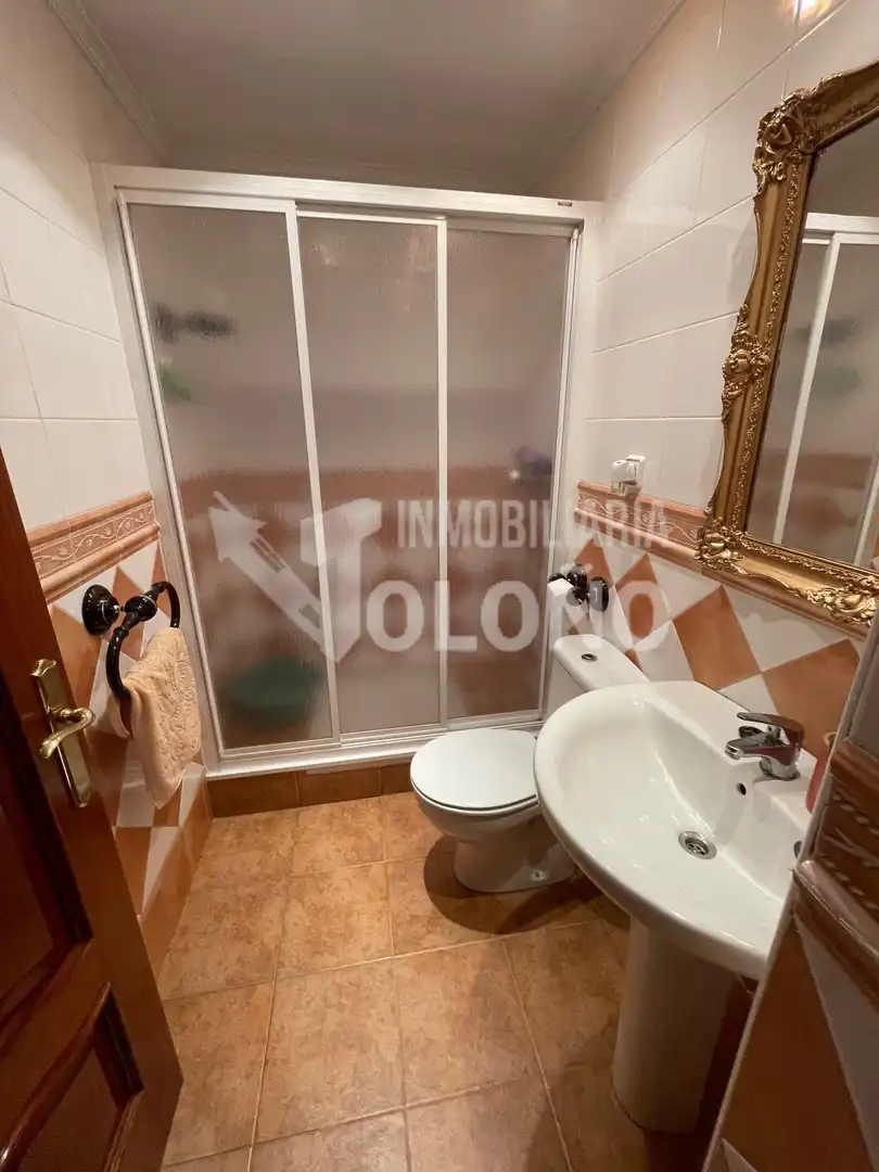 Baño de Casa adosada en venta en San Asensio con Calefacción, Parquet y Trastero