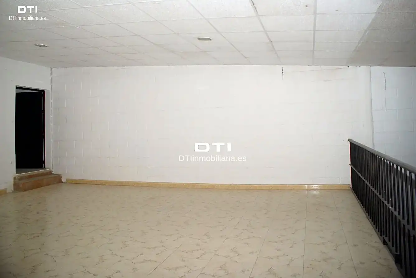 Nave industrial en venta en Huelva
