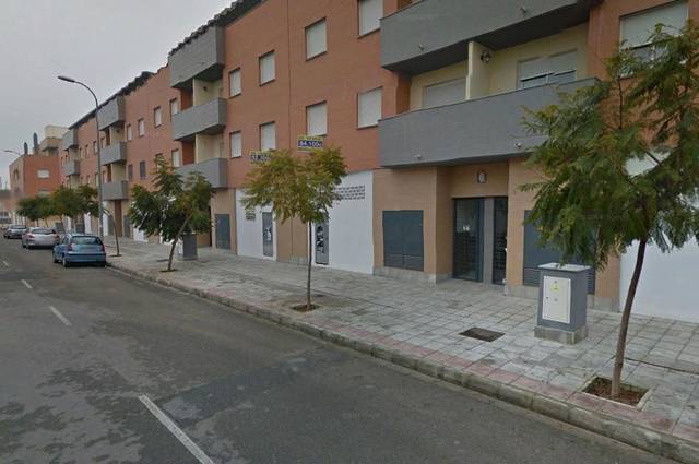 Local comercial en Venta en Calle Tapadores, 2 en Coria del Río