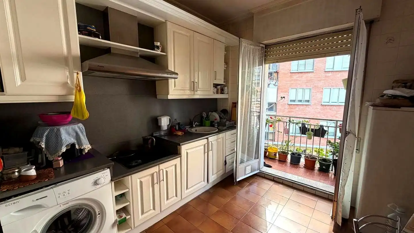 Cocina de Piso en venta en  Logroño con Calefacción, Terraza y Amueblado