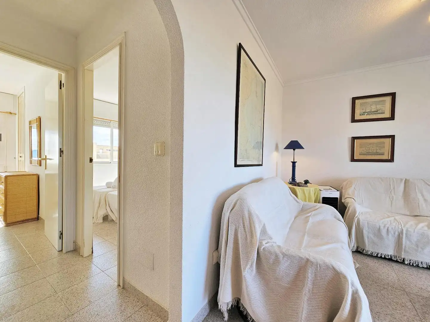 Habitación de Apartamento de alquiler en La Manga del Mar Menor con Terraza y Piscina