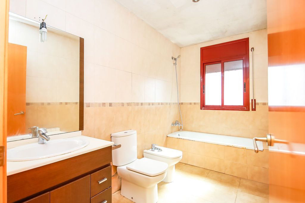 Baño de Casa o chalet en venta en Roda de Berà