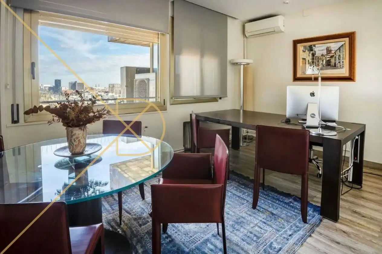 Wohnung zum Verkauf in Barcelona mit Parkett
