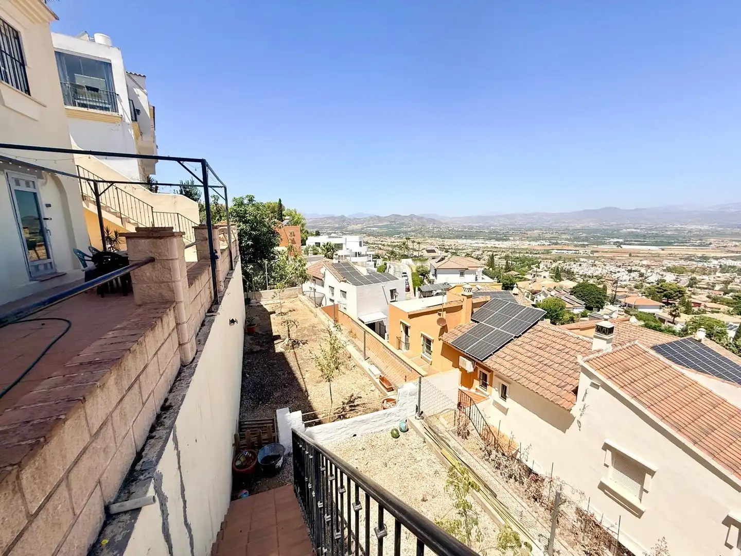 Casa aparellada amb jardí en venda a Calle QUITAPENAS, imagen 35
