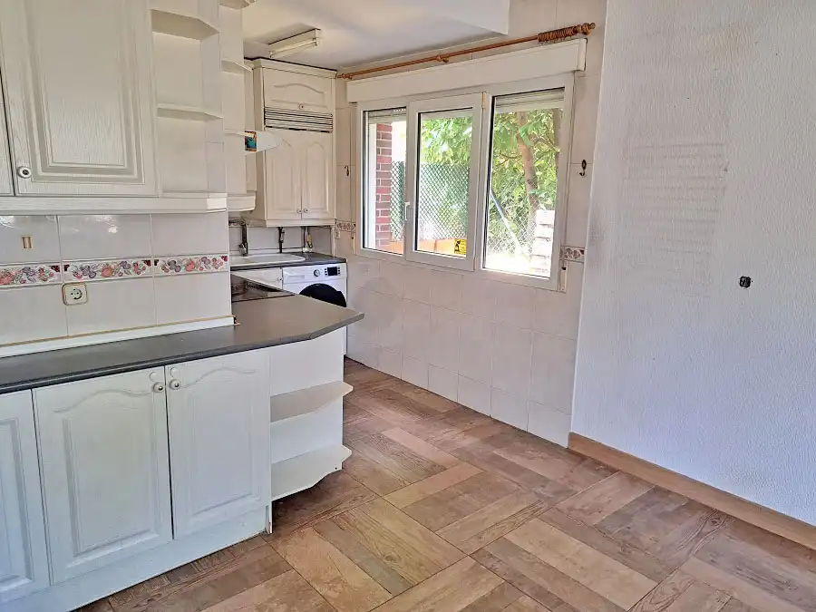 Cuina de Casa adosada en venda en Torrelodones amb Calefacció, Jardí privat i Parquet