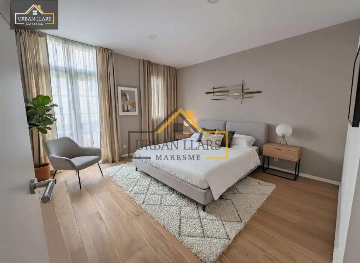 Schlafzimmer von Haus oder Chalet zum Verkauf in Mataró mit Heizung, Parkett und Terrasse