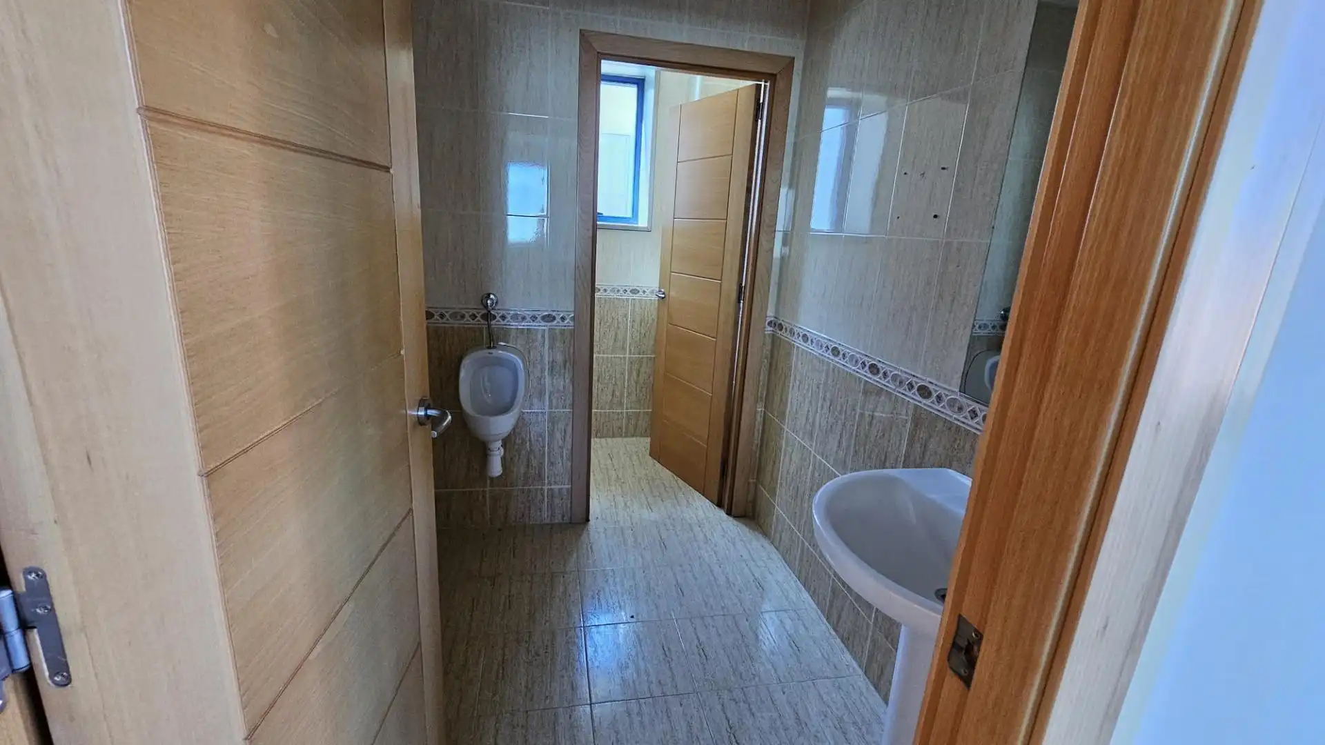 Bathroom of Industrial buildings for sale in Almodóvar del Río