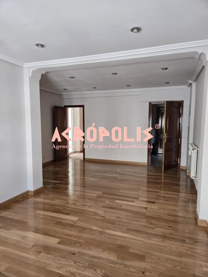 Pis en venda a SANTA CLARA, 2, Centro Ciudad, León Capital