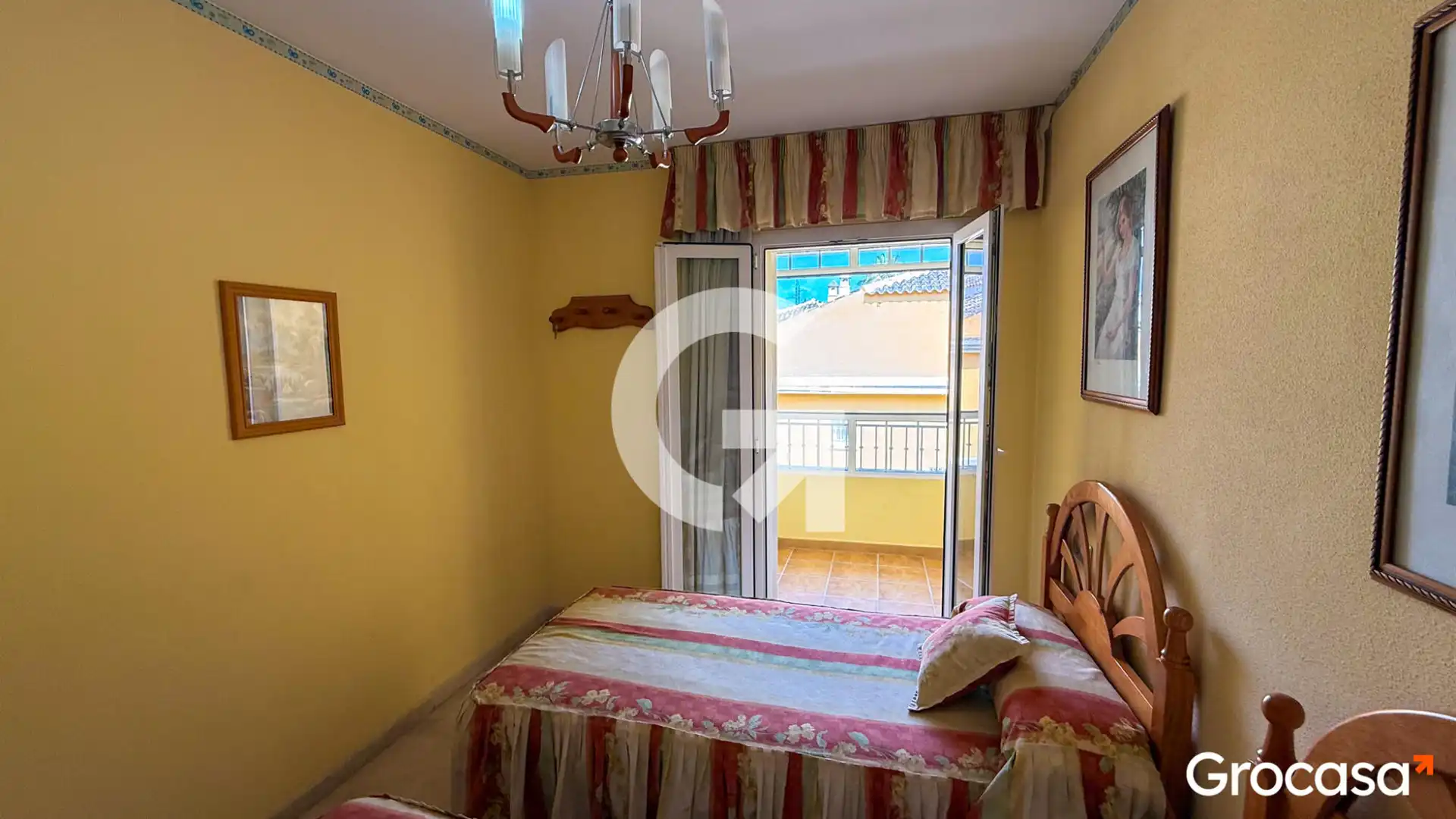 Dormitori de Casa adosada en venda en Vélez-Málaga amb Aire condicionat, Calefacció i Jardí privat