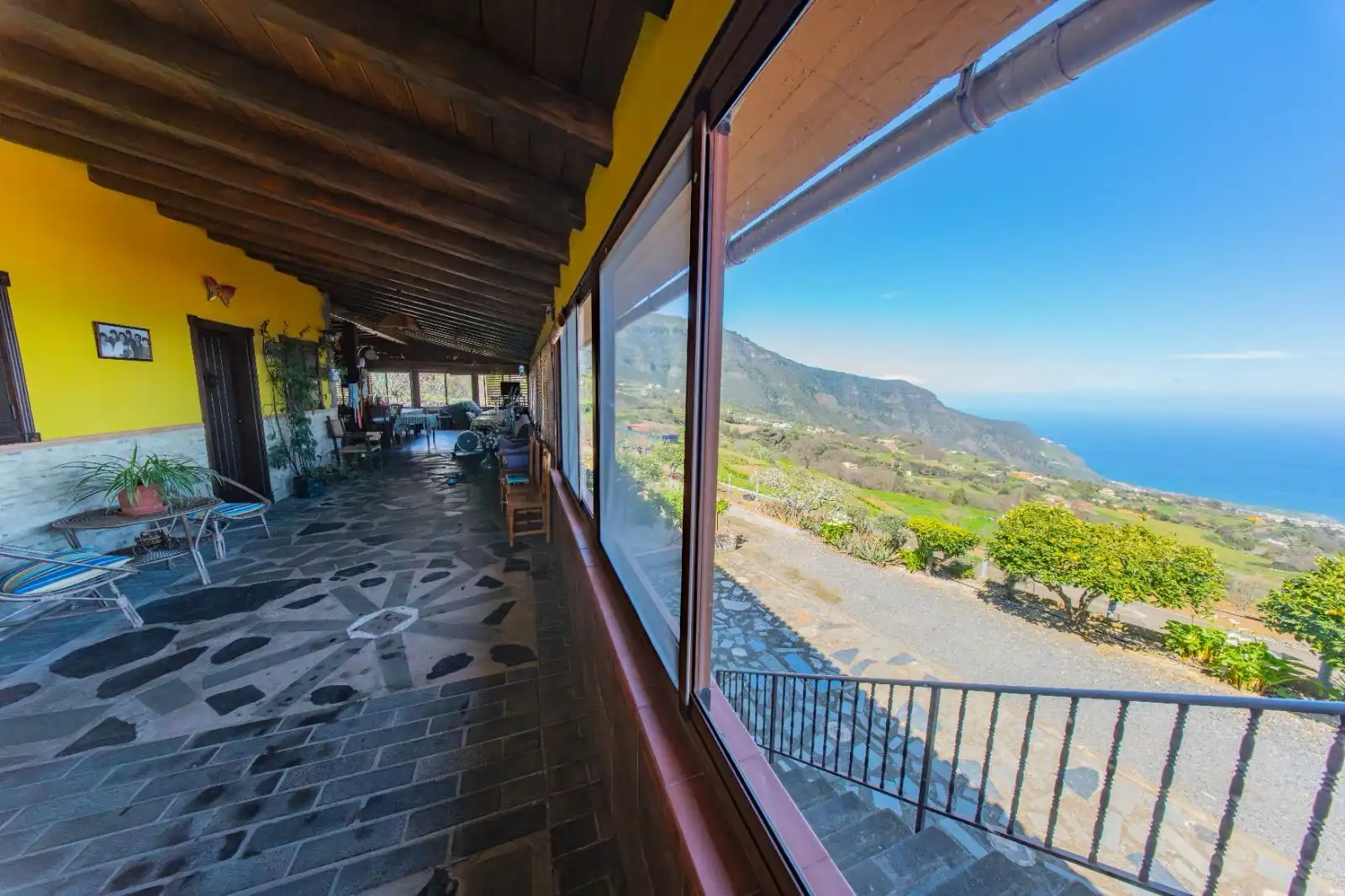 Vista exterior de Casa o xalet en venda en La Guancha amb Jardí privat, Terrassa i Traster