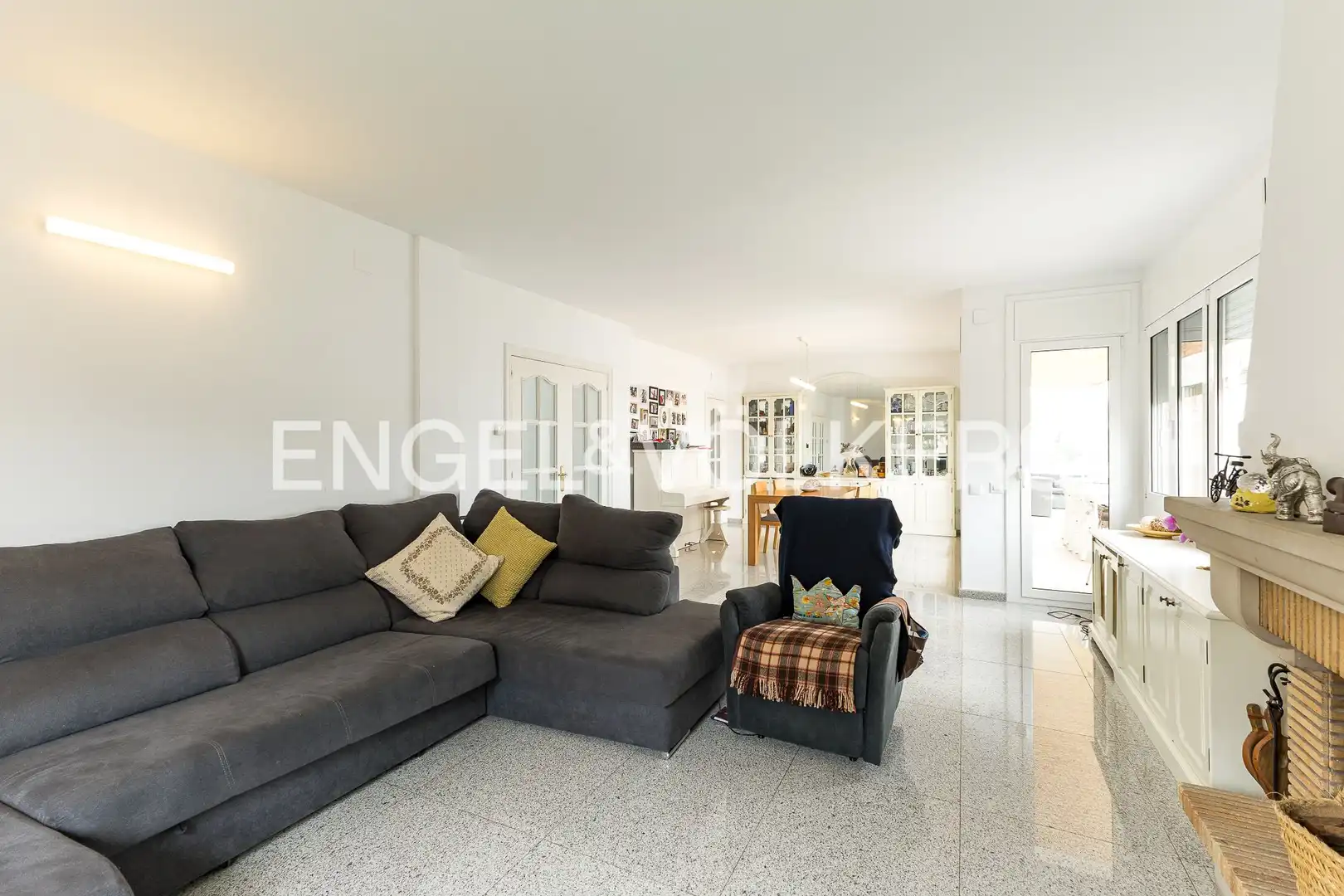 Sala d'estar de Casa o xalet en venda en Sant Just Desvern amb Aire condicionat, Calefacció i Jardí privat