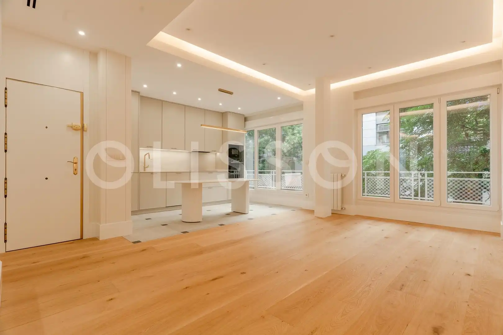 Flat with lift for sale in Chamberí