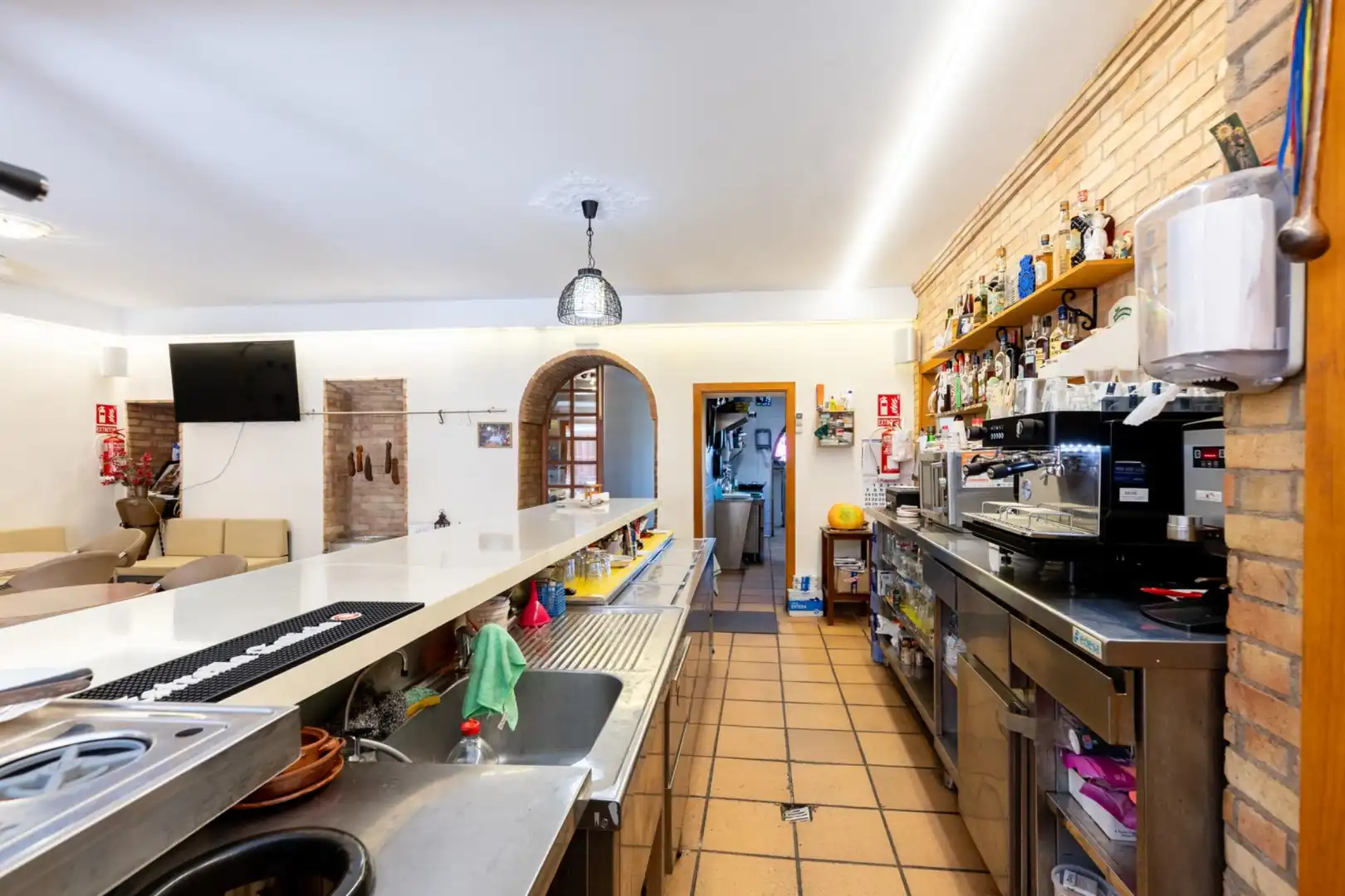 Local comercial en traspàs a Camí de N'Olesa, imagen 18
