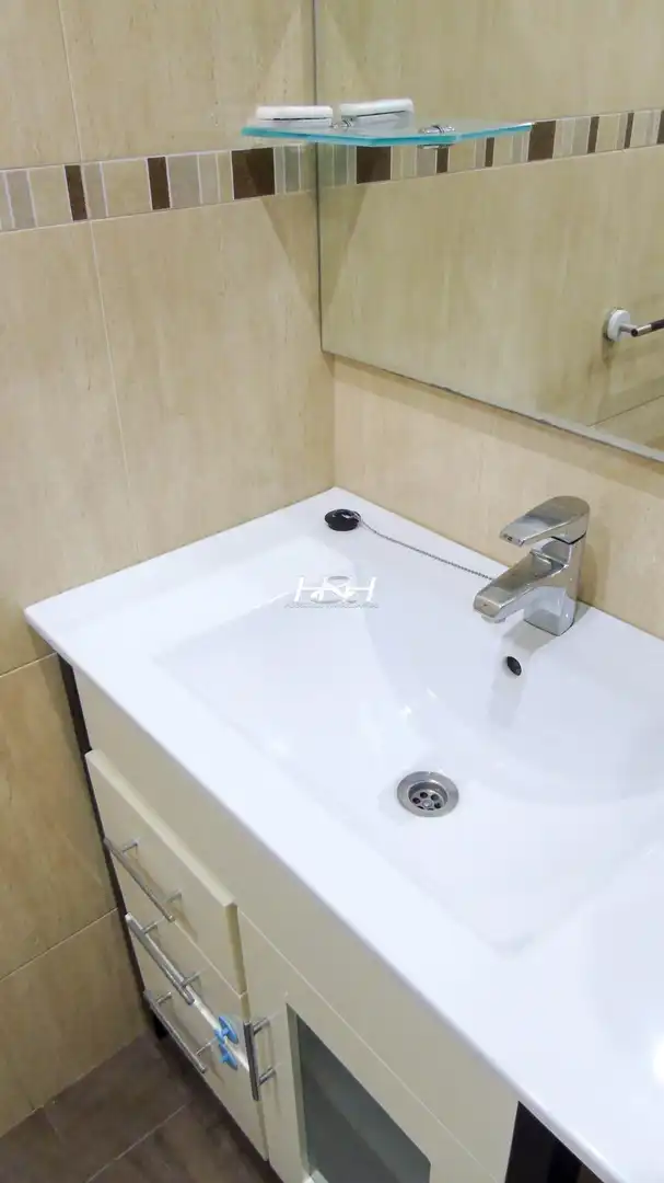 Bathroom of Flat for rent in Burjassot  with Air Conditioner, Storage room and Furnished