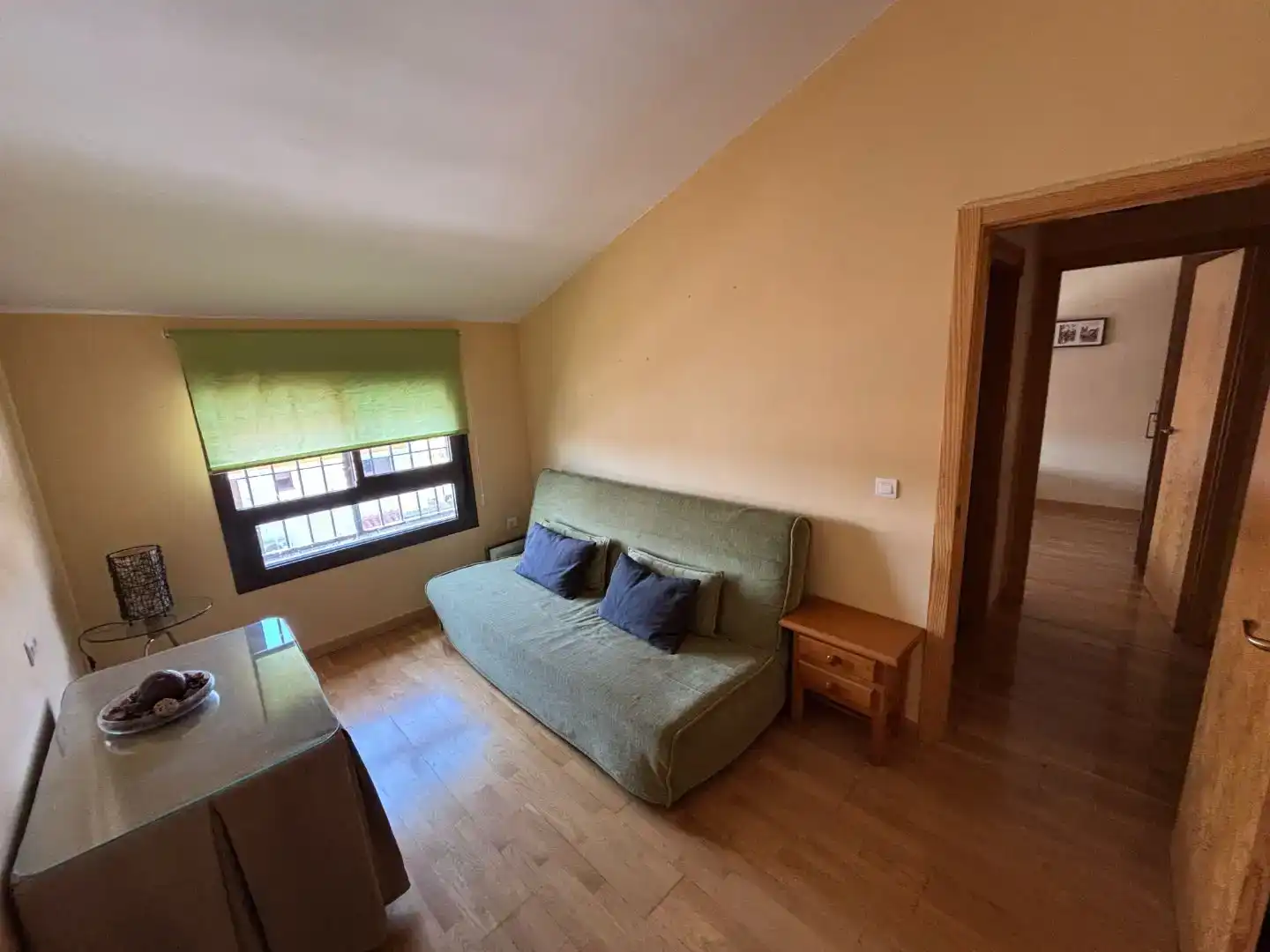 Dormitori de Pis en venda en El Real de la Jara amb Aire condicionat, Jardí privat i Parquet