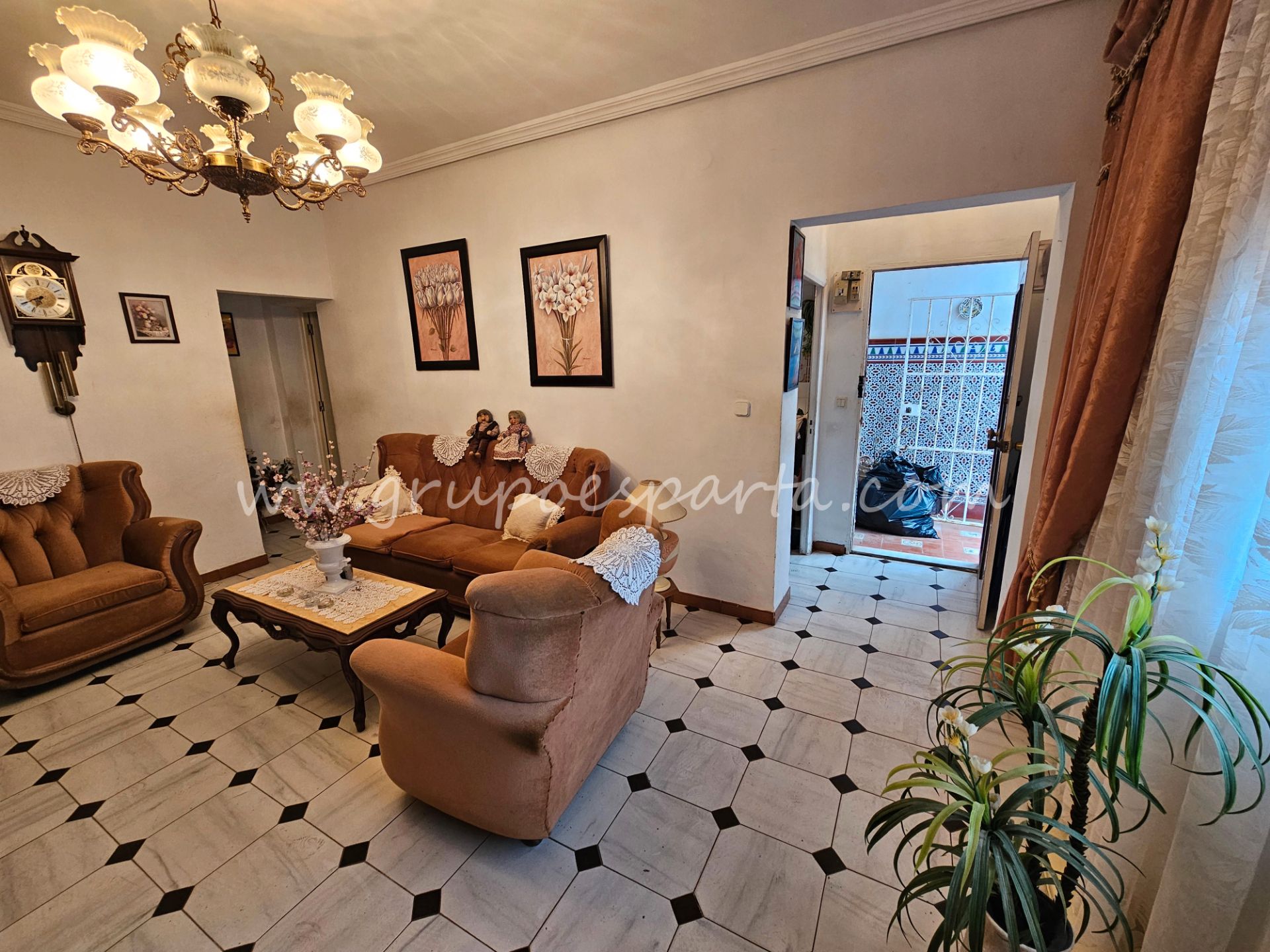 Living room of Single-family semi-detached for sale in Dos Hermanas  with Terrace