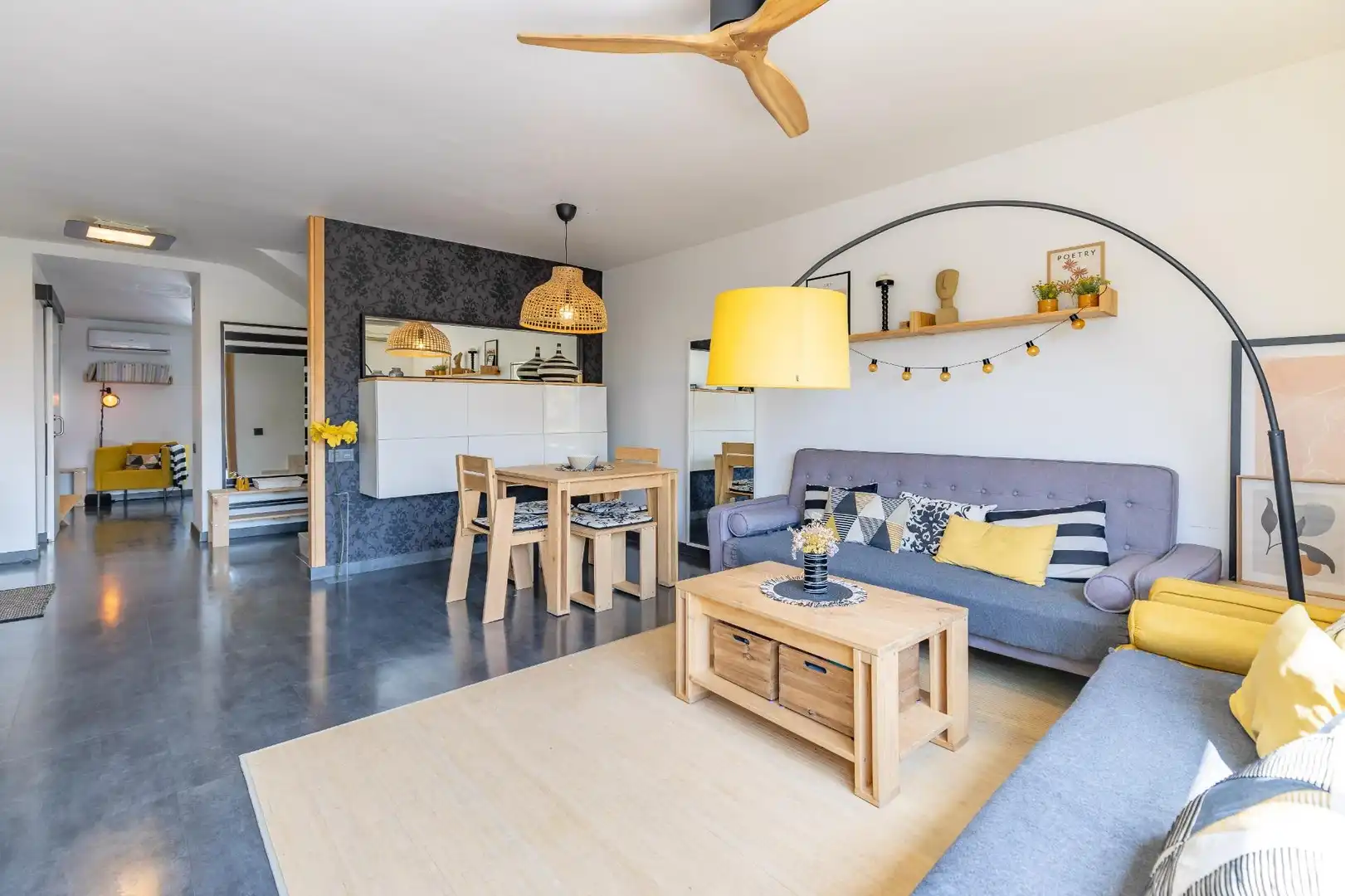 Sala de estar de Casa adosada en venta en Benimuslem con Aire acondicionado, Calefacción y Parquet