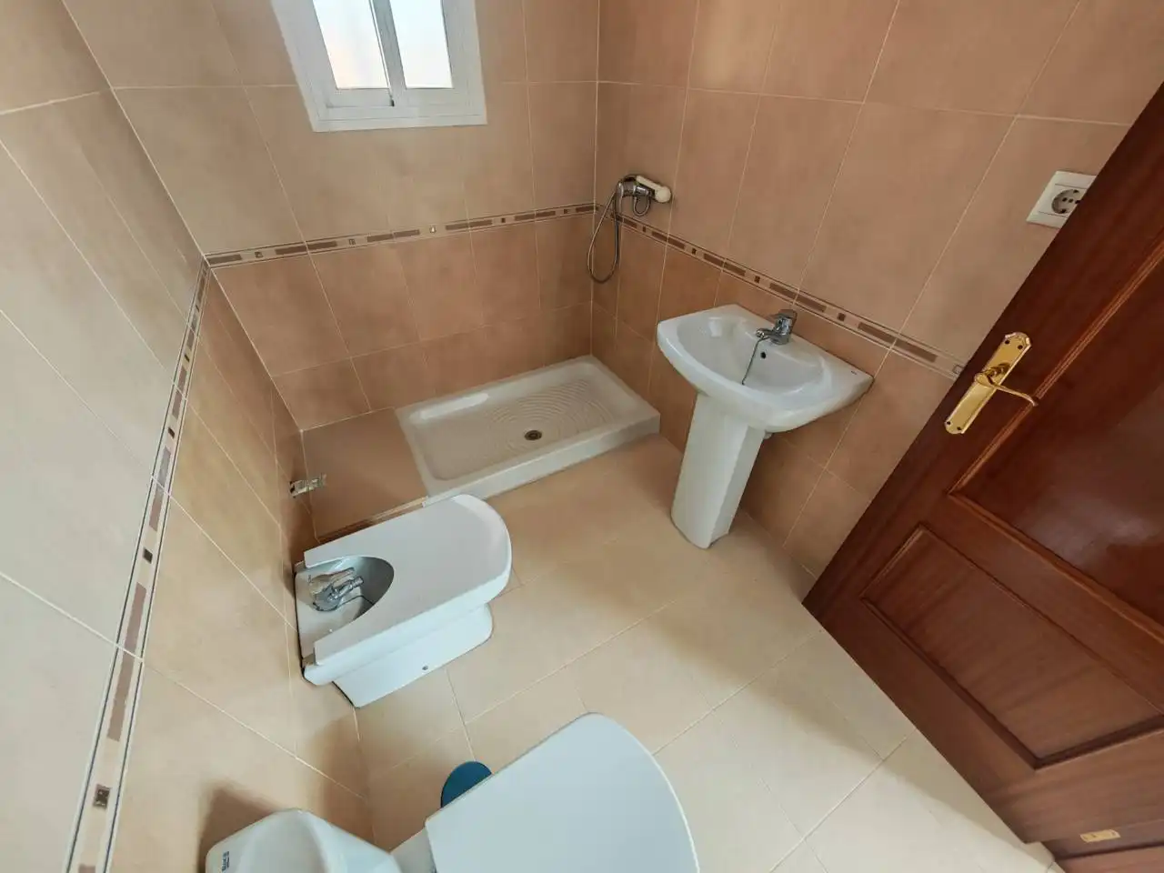 Baño de Piso en venta en Huétor Tájar con Aire acondicionado