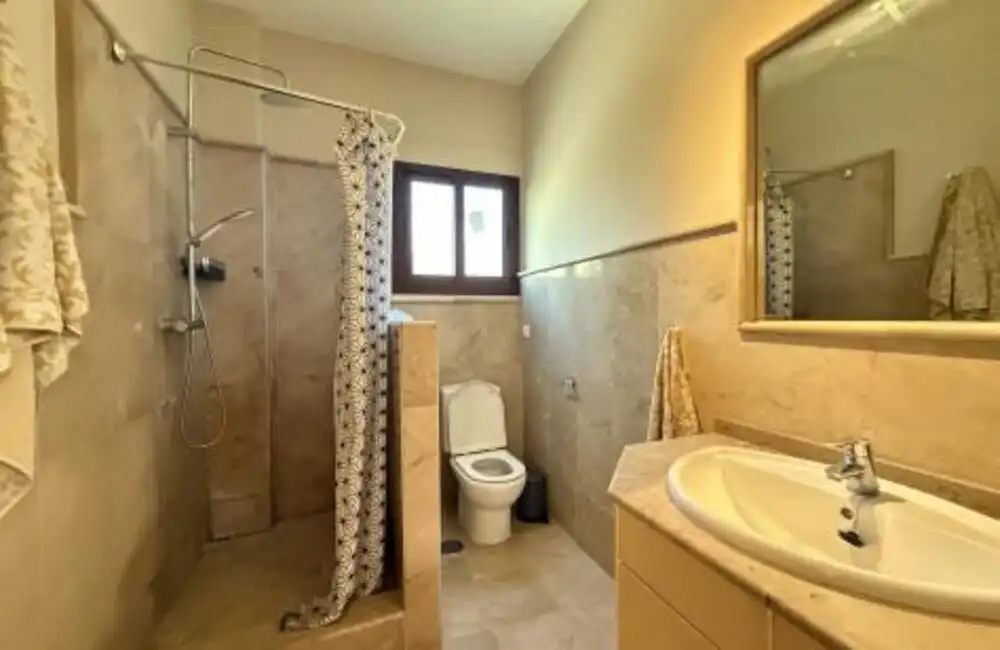 Bathroom of Houses for sale in Estepona  with Air Conditioner, Private garden and Terrace