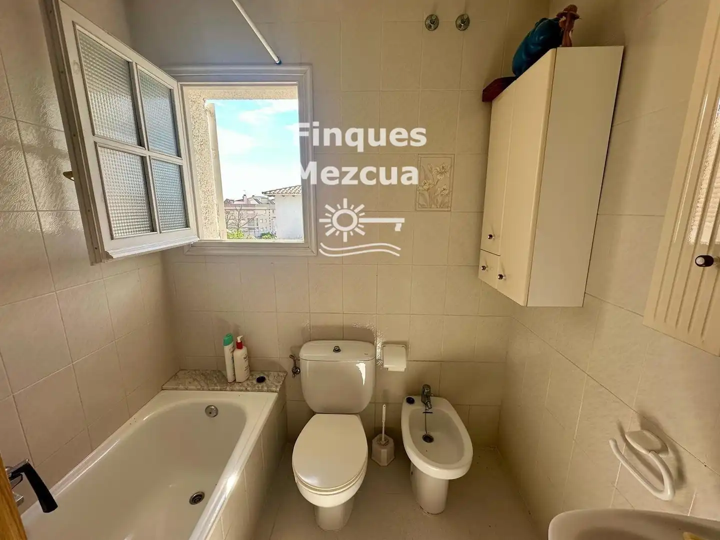 Bathroom of Houses for sale in El Vendrell  with Terrace, Storage room and Swimming Pool