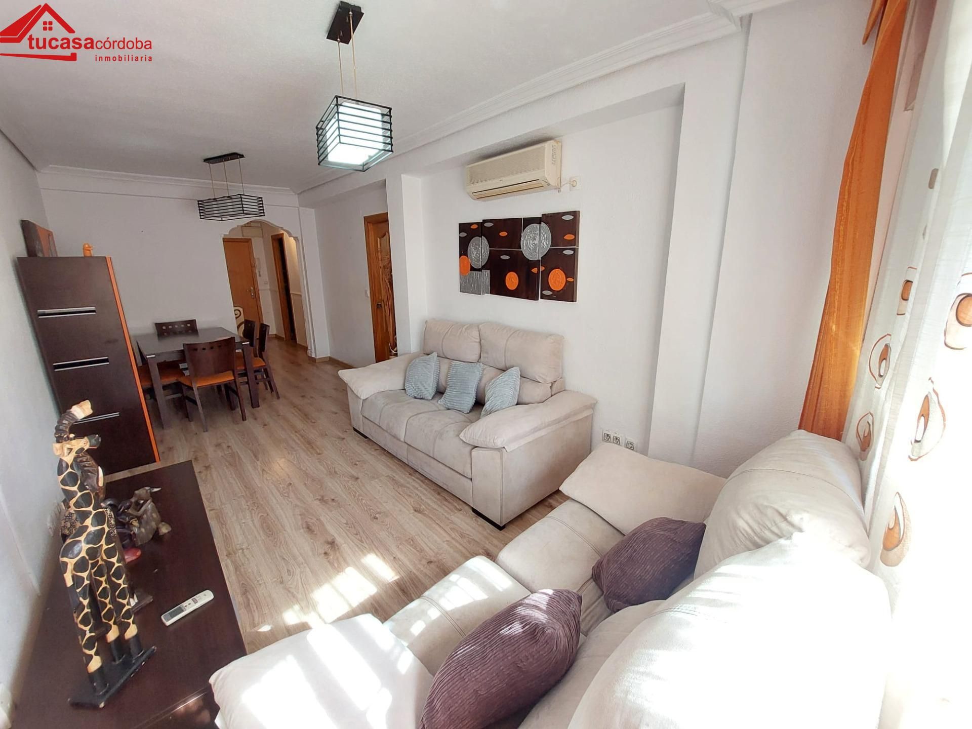 Sala d'estar de Pis en venda en  Córdoba Capital amb Parquet i Terrassa