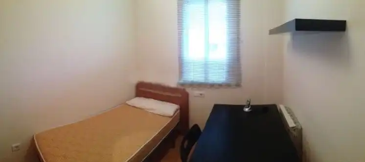 Dormitori de Pis en venda en Reus amb Parquet, Terrassa i Moblat
