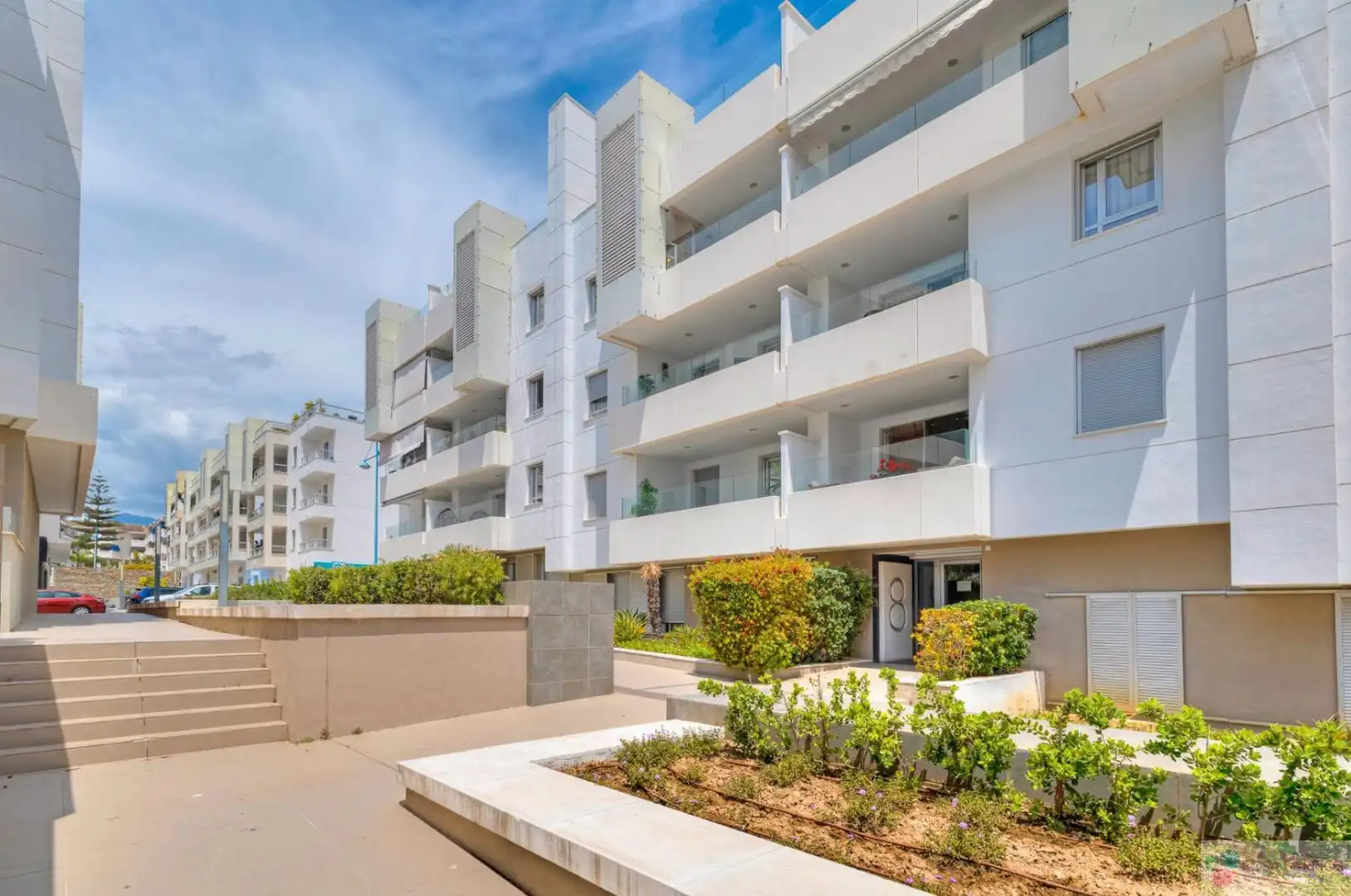 Vista exterior de Ático en venta en Marbella con Terraza y Piscina comunitaria