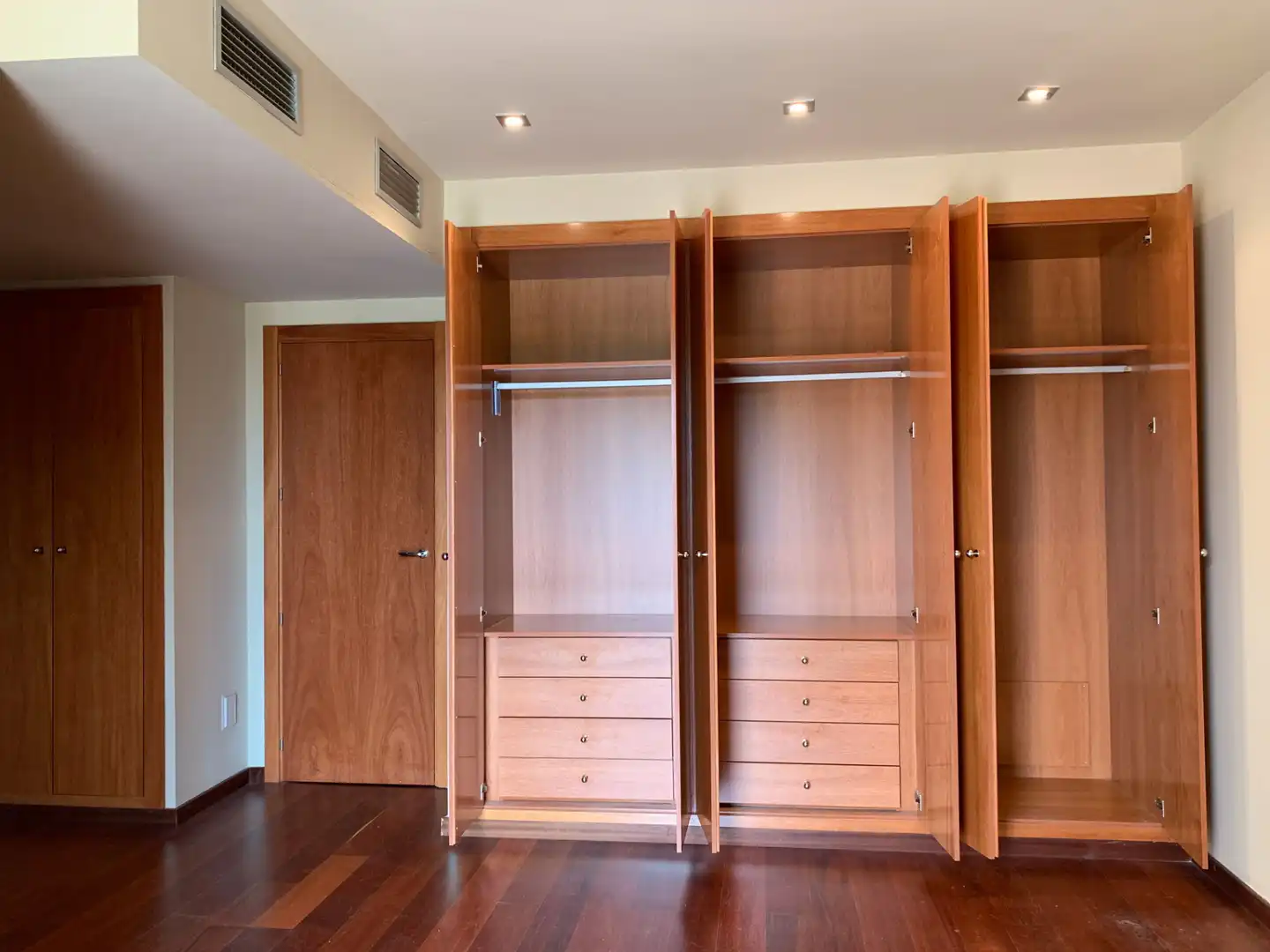 Habitación de Casa adosada en venta en Reus con Aire acondicionado, Calefacción y Jardín privado