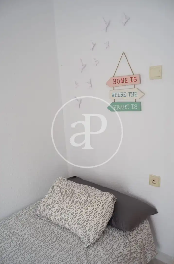 Habitación de Piso de alquiler en Valencia con Amueblado y Balcón