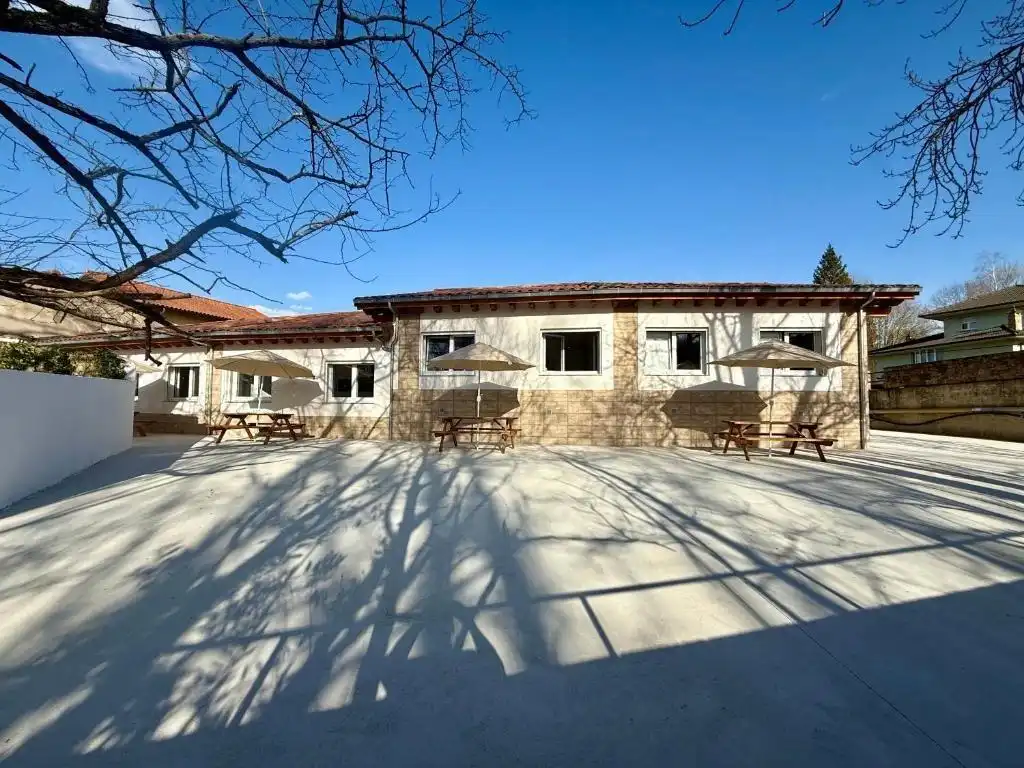 Erdgeschoss zur Miete in Santa María de Cayón mit Heizung, Terrasse und Möbliert