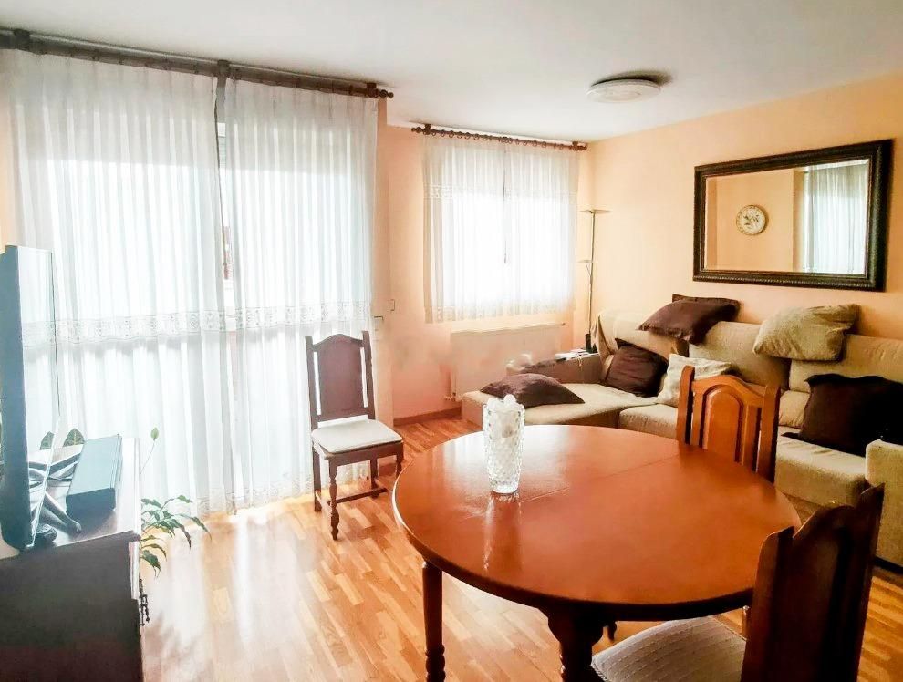 Sala d'estar de Dúplex en venda en Salamanca Capital amb Calefacció, Terrassa i Balcó