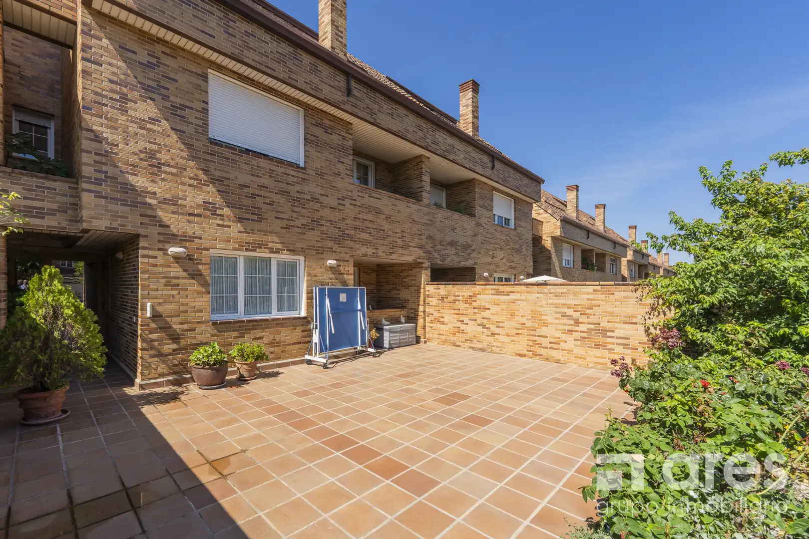 Vista exterior de Casa o xalet en venda en Las Rozas de Madrid amb Aire condicionat, Calefacció i Jardí privat