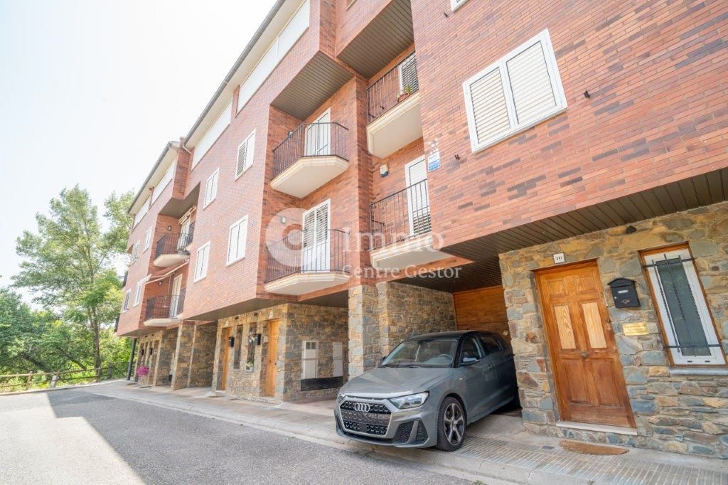 Vista exterior de Casa adosada en venda en Tremp amb Aire condicionat, Calefacció i Parquet