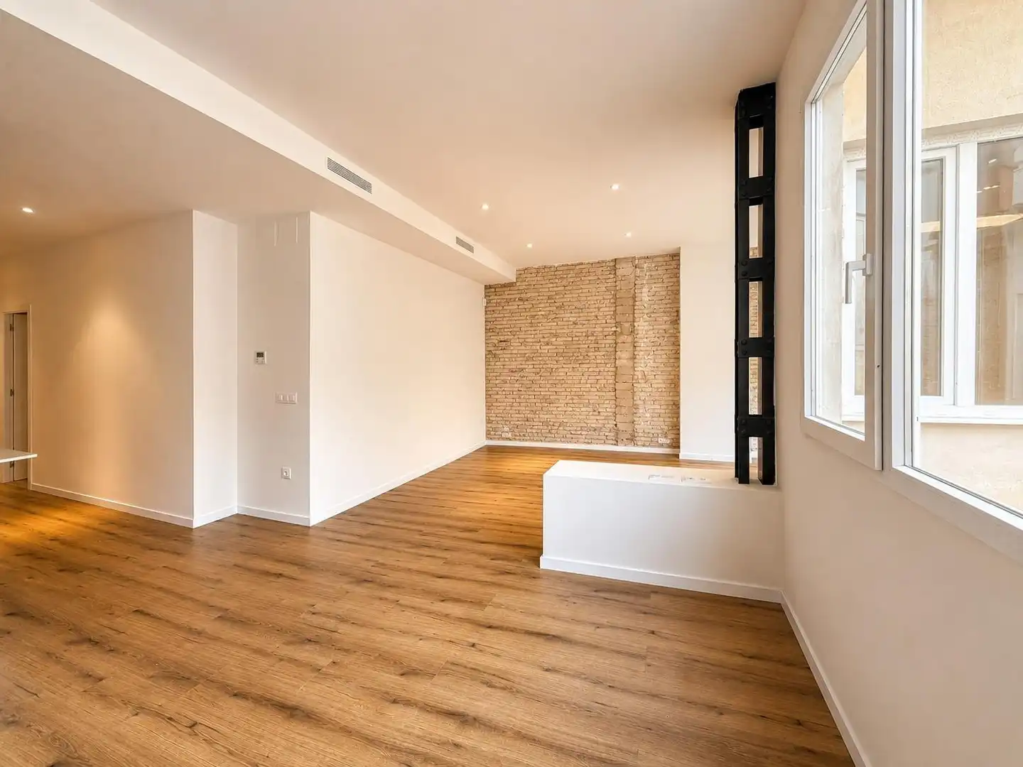 Living room of Flat for rent in Valencia  with Air Conditioner, Heating and Parquet flooring