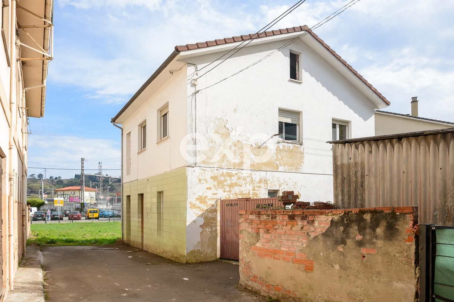 Exterior view of House or chalet for sale in Llanera  with Heating