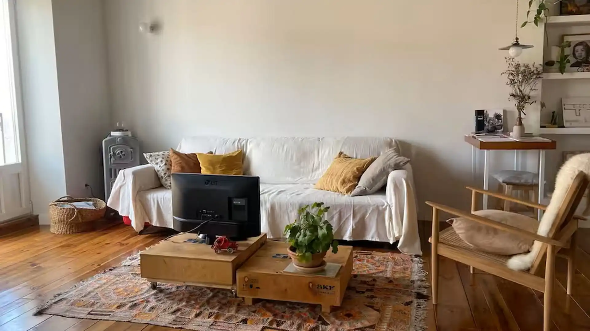 Sala de estar de Apartamento de alquiler en Burgos Capital con Aire acondicionado, Calefacción y Amueblado