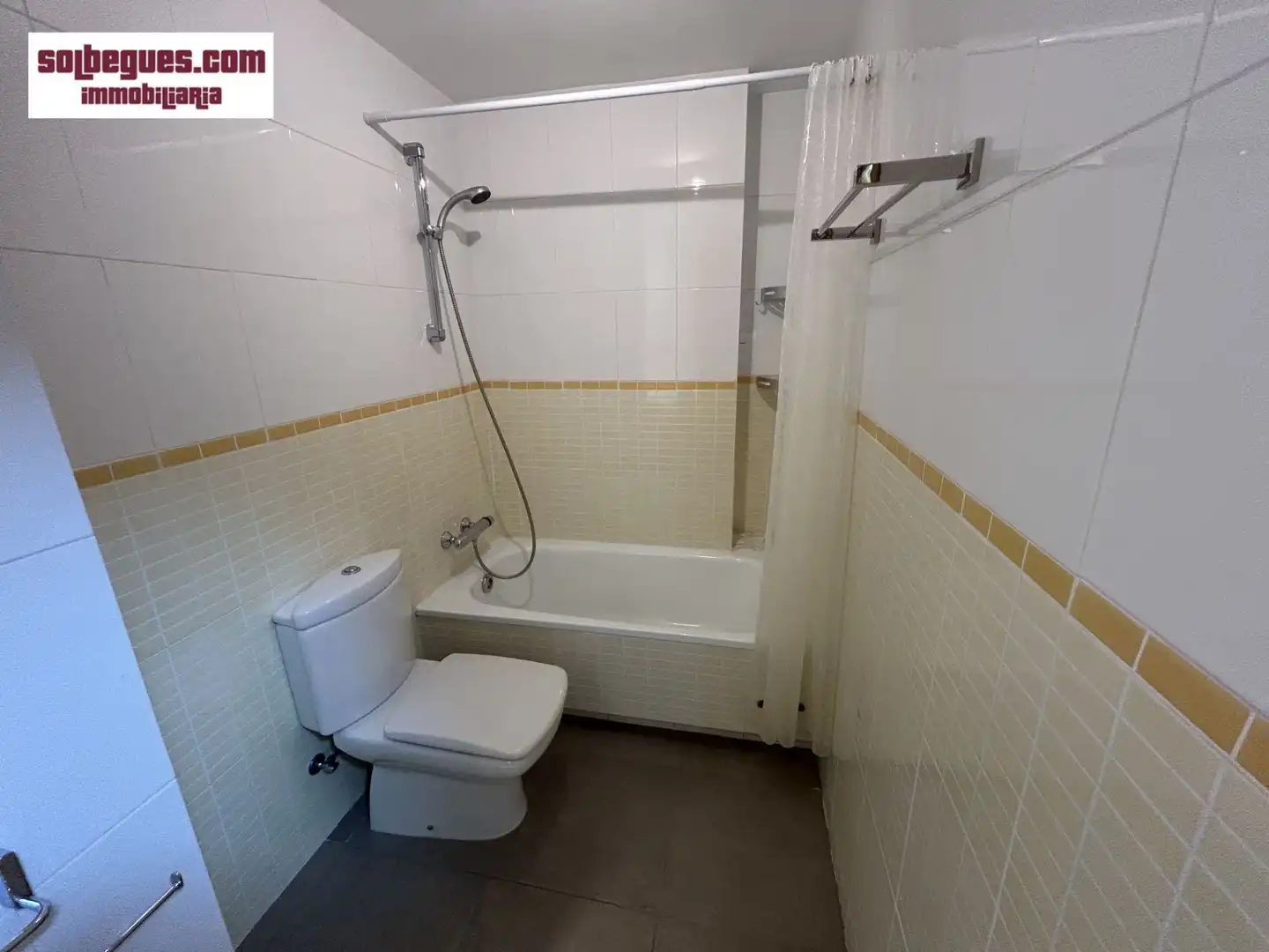 Baño de Dúplex en venta en Begues con Calefacción, Terraza y Trastero