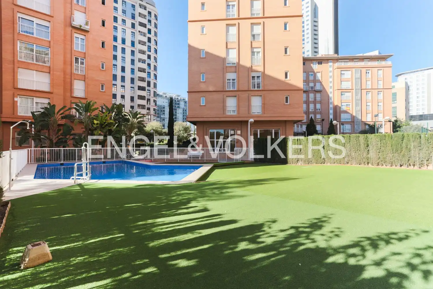 Piscina de Pis en venda en Valencia amb Aire condicionat, Calefacció i Terrassa