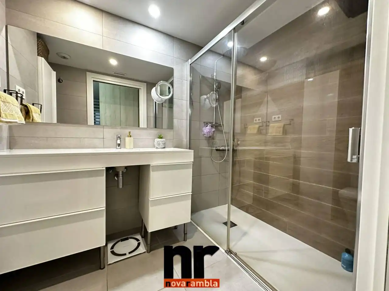 Baño de Piso en venta en Can Clos - Pinetons