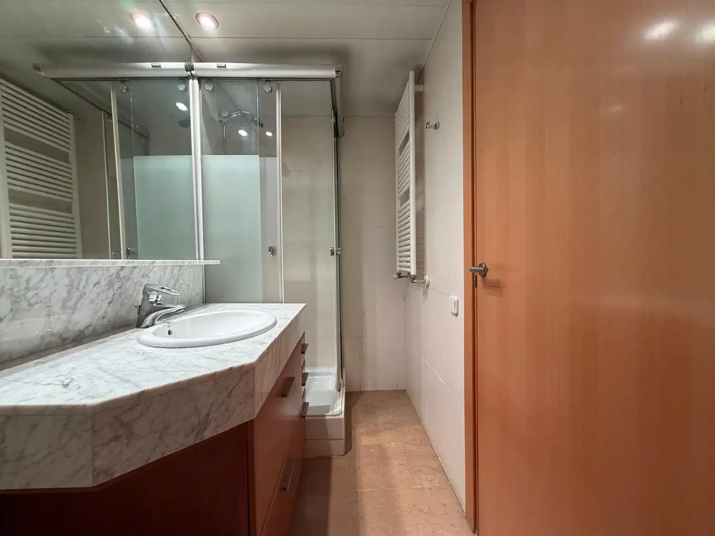 Bathroom of Houses for sale in Barcelona  with Air Conditioner, Heating and Terrace