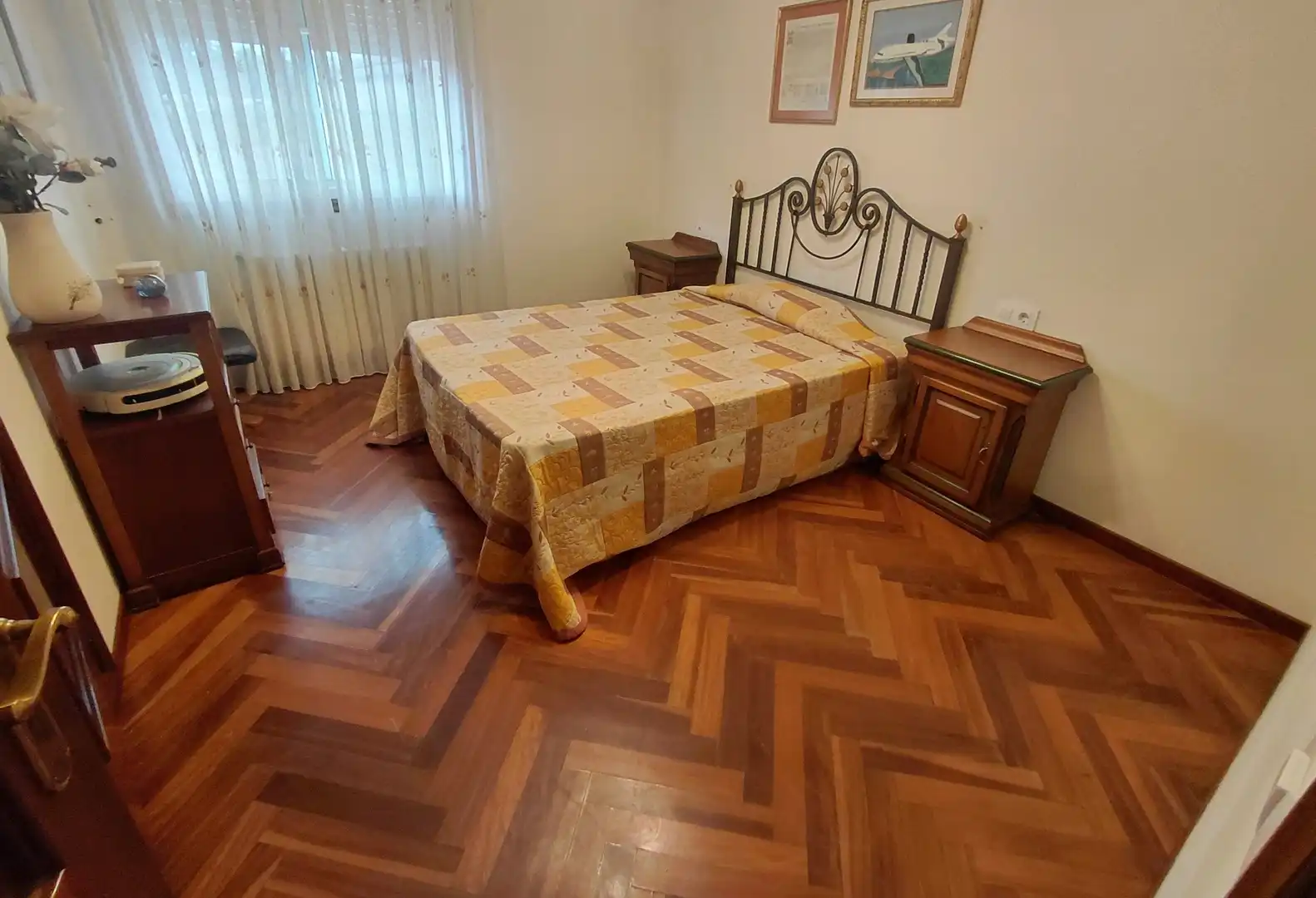 Habitación de Casa o chalet en venta en Oleiros con Calefacción, Jardín privado y Parquet