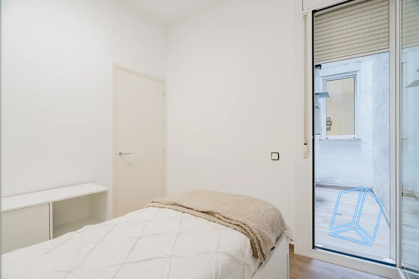 Dormitori de Planta baixa en venda en Barcelona amb Terrassa