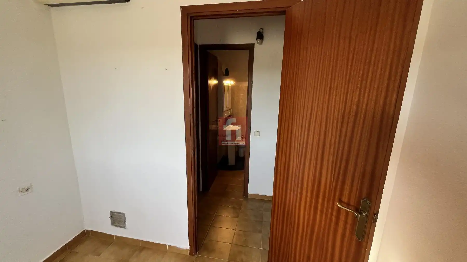 Casa adosada en venta en Creixell con Balcón y Piscina comunitaria