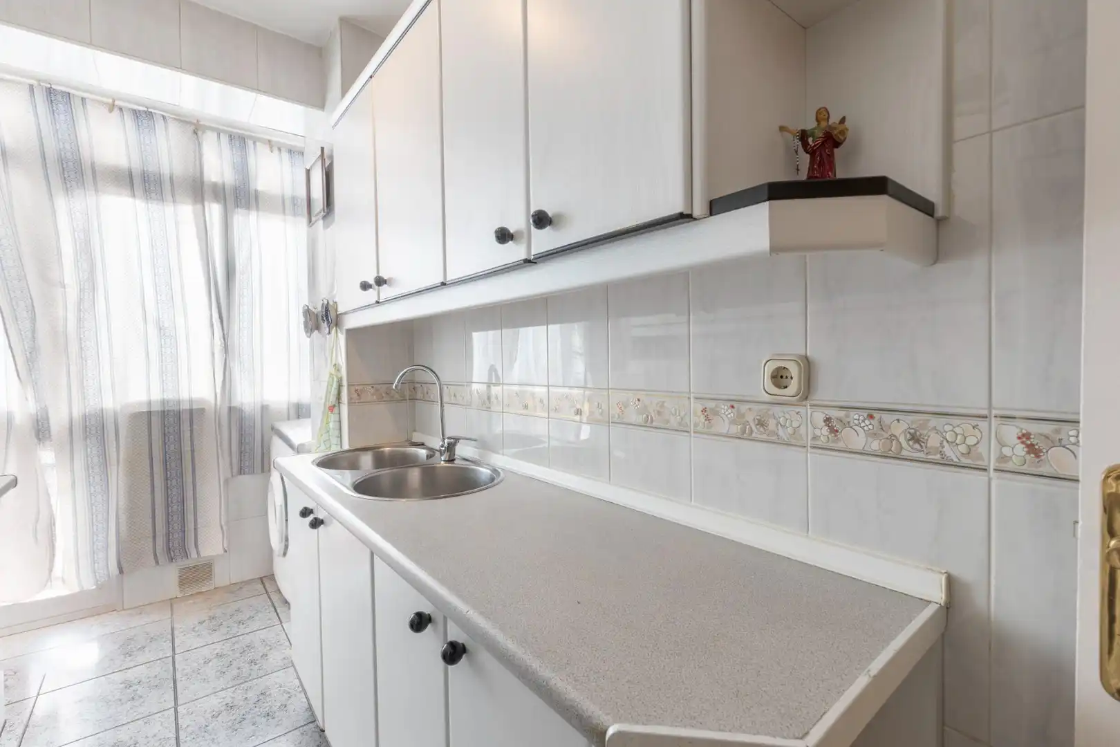 Cuina de Pis en venda en Granada amb Balcó