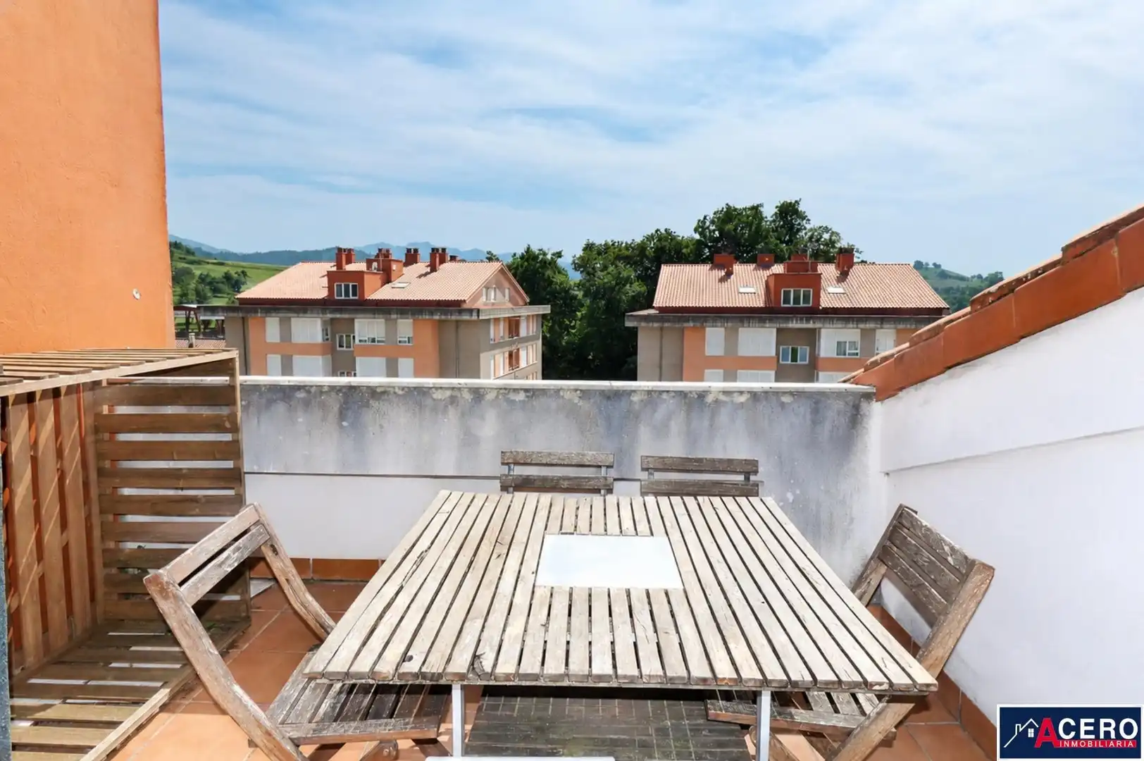 Terraza de Ático en venta en Entrambasaguas con Calefacción y Amueblado